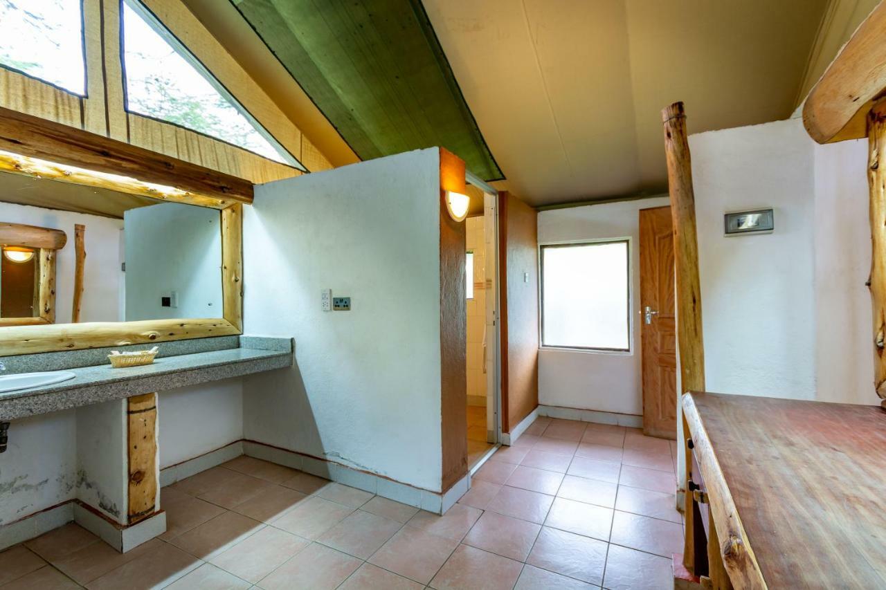 Lake Naivasha Crescent Camp エクステリア 写真